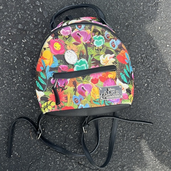 Alice in Wonderland mini backpack - Picture 2 of 6